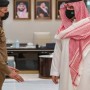 Officer Who Foiled Grand Mosque Attack Calls On Saudi Foreign Minister