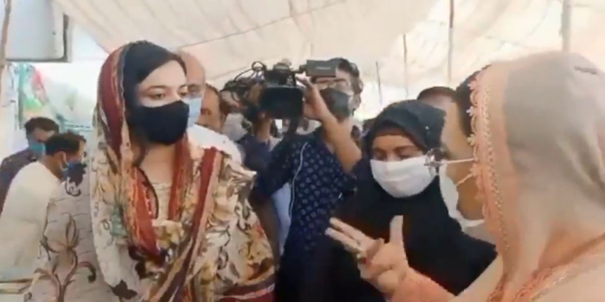 Firdous Reprimands AC Sialkot, Netizen Demand Accountability Of Bureaucracy