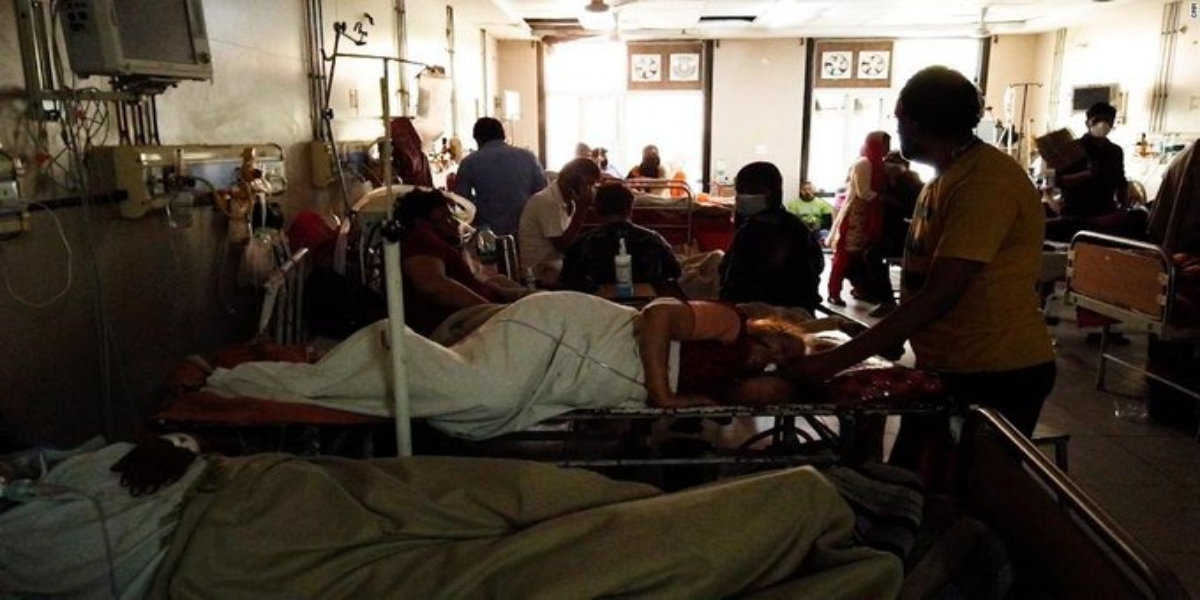 American News Channel Shows Harrowing Scenes From Indian Hospital