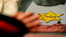 US Shop Faces Backlash For Selling 'Not Vaccinated' Yellow Star T-shirt