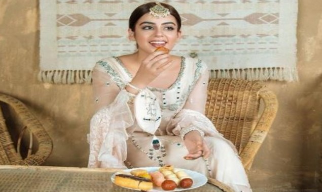 Yashma Gill Thinks She Deserves Plate Of Mithai For Fasting In Ramadan
