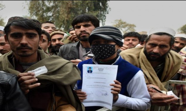 NADRA Begins Issuing New Smart Cards To 1.4 Million Afghan Refugees
