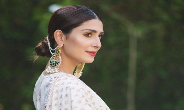 Actress and supermodel Ayeza Khan jumps on the TikTok bandwagon