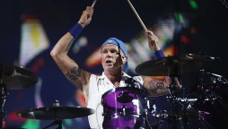 Here are 9 artists who sold their music catalogue for millions! From Red Hot Chili Peppers to Shakira