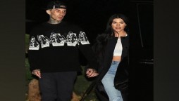 Travis Barker adorably braided Kourtney Kardashian’s hair