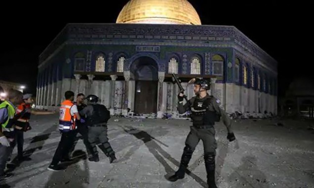 Al Aqsa Mosque: Israeli Police Hurt Scores of Palestinians As Tensions Over Jerusalem Mount