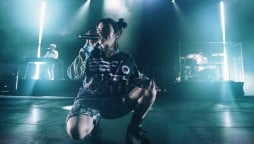 How did Billie Eilish turn fans’ joy into indignation?