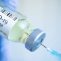 Why are unvaccinated people still at risk of contracting COVID-19?