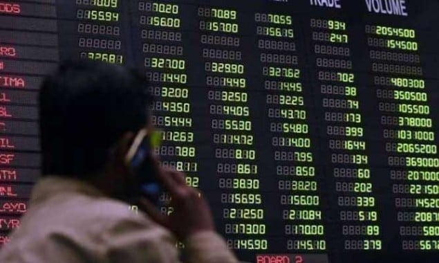 Pakistan stocks continue bearish trend; index down 300 points