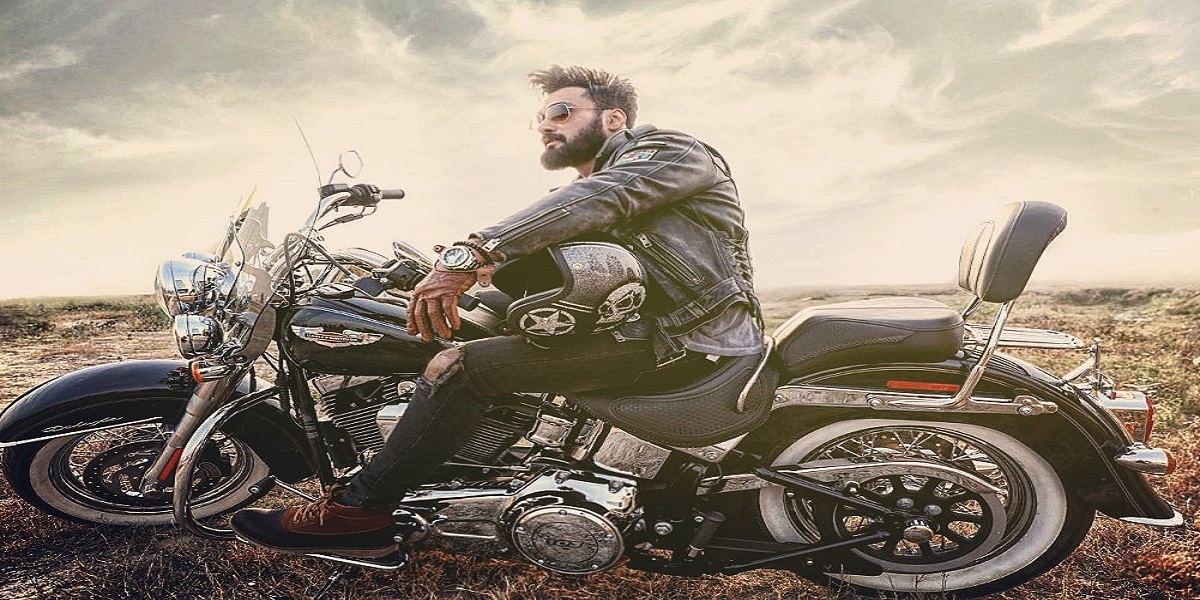 Sana Javed heavy bike