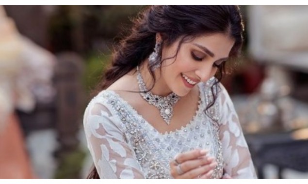 Ayeza Khan Charming Photos In White Dress Go Viral