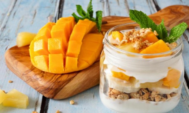 This healthy mango parfait recipe is perfect for summers