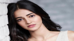 Ananya Panday shares a glimpse of her fun time at beach