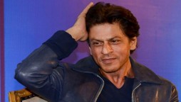 Shah Rukh Khan responds to a fan’s tweet asking him if he is ‘berozgaar’