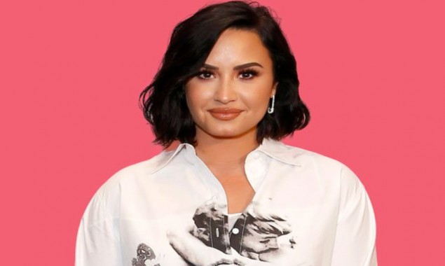 Demi Lovato defies all gender stereotypes as she chops her hair off