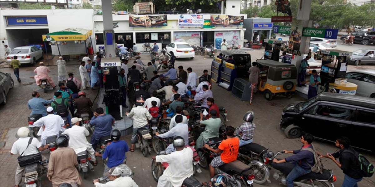 LHC Orders Strict Action Against Those Responsible For Fuel Crisis