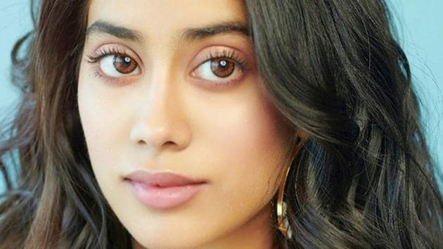 jhanvi kapoor in white kurta