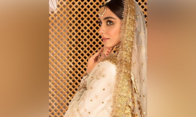 Maya Ali looks Elegant In her latest photo shoot