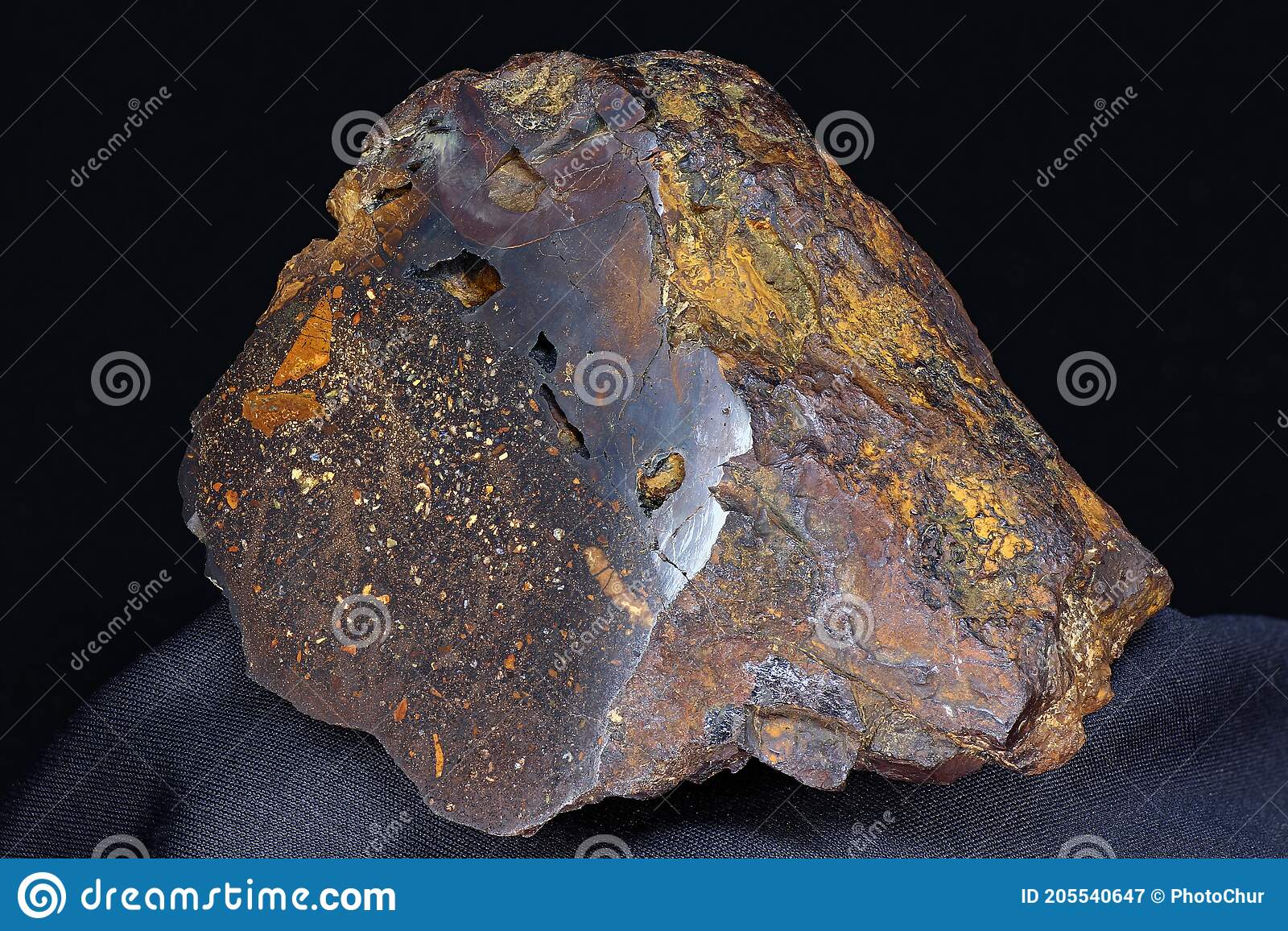 Australia’s iron ore price leads to $300b export boom