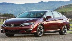 Honda will discontinue production of its hydrogen and plug-in hybrid cars
