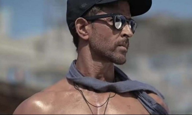 Hrithik Roshan flaunts carved abs in his latest video