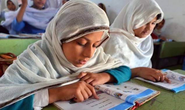 What is the Single National Curriculum proposed for schools in Pakistan?