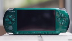 Sony will continue to sell PSP games on PS3 and PS Vita stores