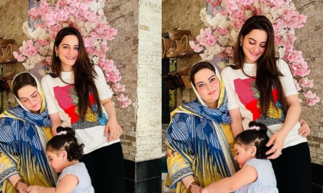 Aiman Khan enjoying a day out with her mom and daughter Amal