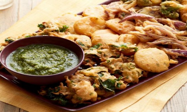 Monsoon Spiced Vegetable Pakoras (crispy batter dumplings)