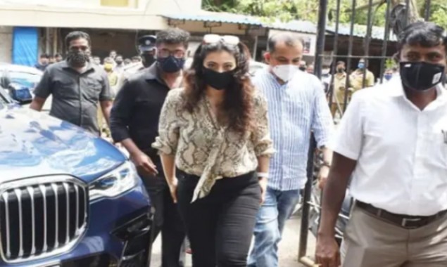 Kajol instructed paparazzi to keep their distance as she walked to a charity event