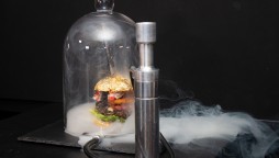 World Most Expensive Hamburger made in Holland, for $6,000 (Rs958,304)