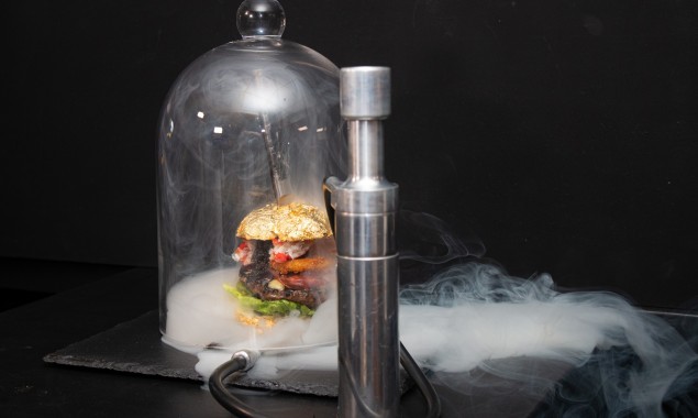 World Most Expensive Hamburger made in Holland, for $6,000 (Rs958,304)