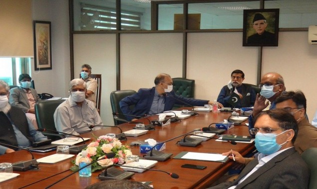 Minister reviews progress on entities privatisation