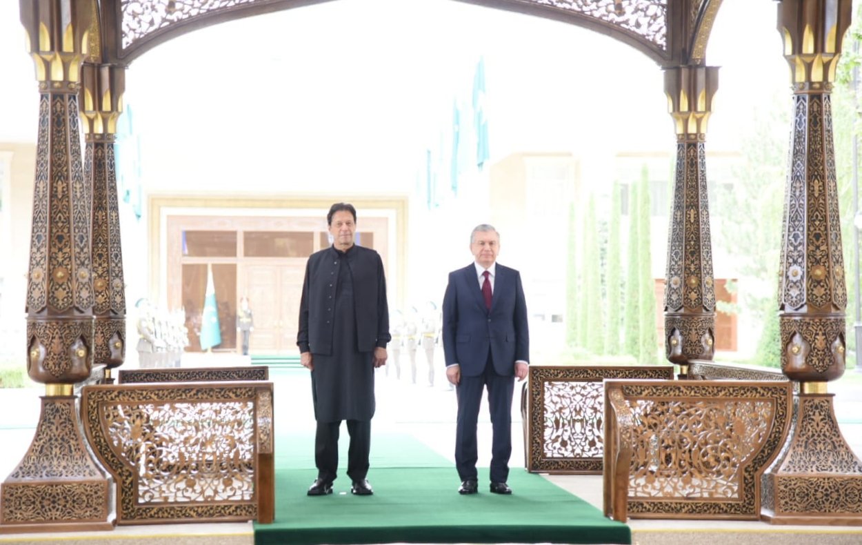 PM Imran khan in uzbek