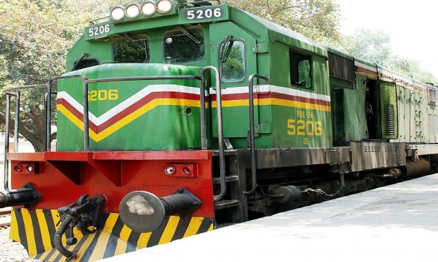 Pakistan Railways mulling PSO contract suspension; opting for Parco fuel supply