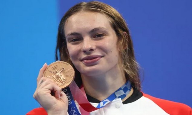 Swimmer Penny Oleksiak Makes History with her 6th record-tying Olympic Medal