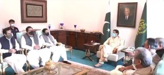Chaudhry Pervaiz Elahi discusses political situation in Punjab with PM Imran Khan