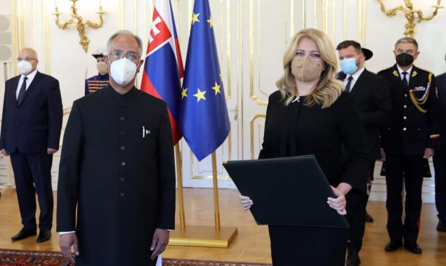 Pakistan’s envoy presents credentials to Slovak president