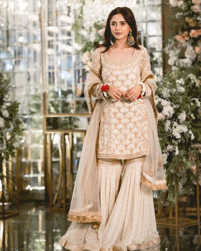 Aima Baig Looks Smashing At Her Best Friend's Wedding