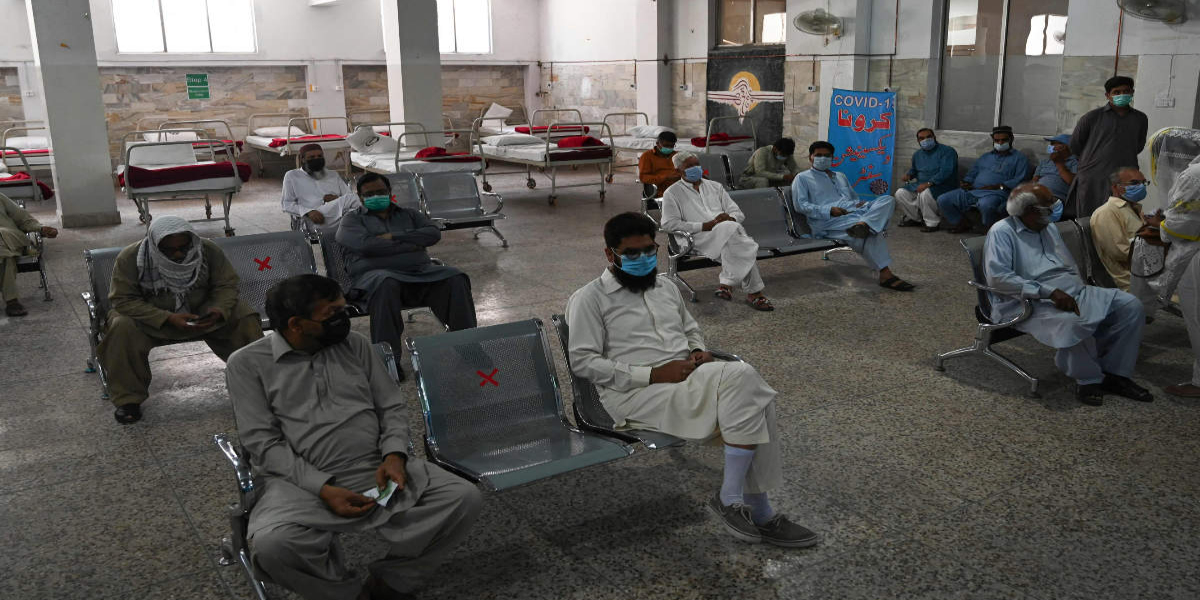 Pakistan COVID Positivity Rate Exceeds 7.5% As Surge Worsen