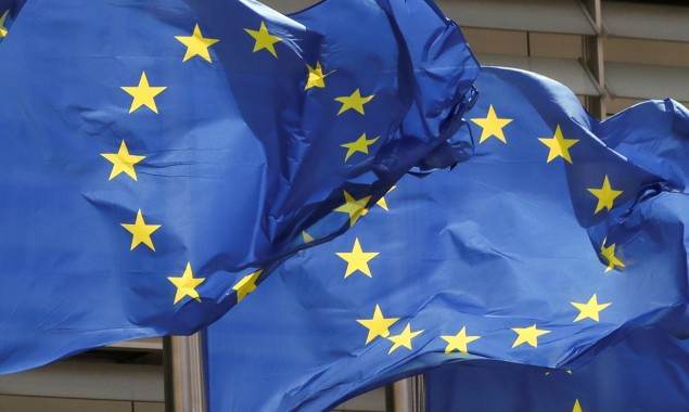 EU lawmakers back rules to curb Big Tech