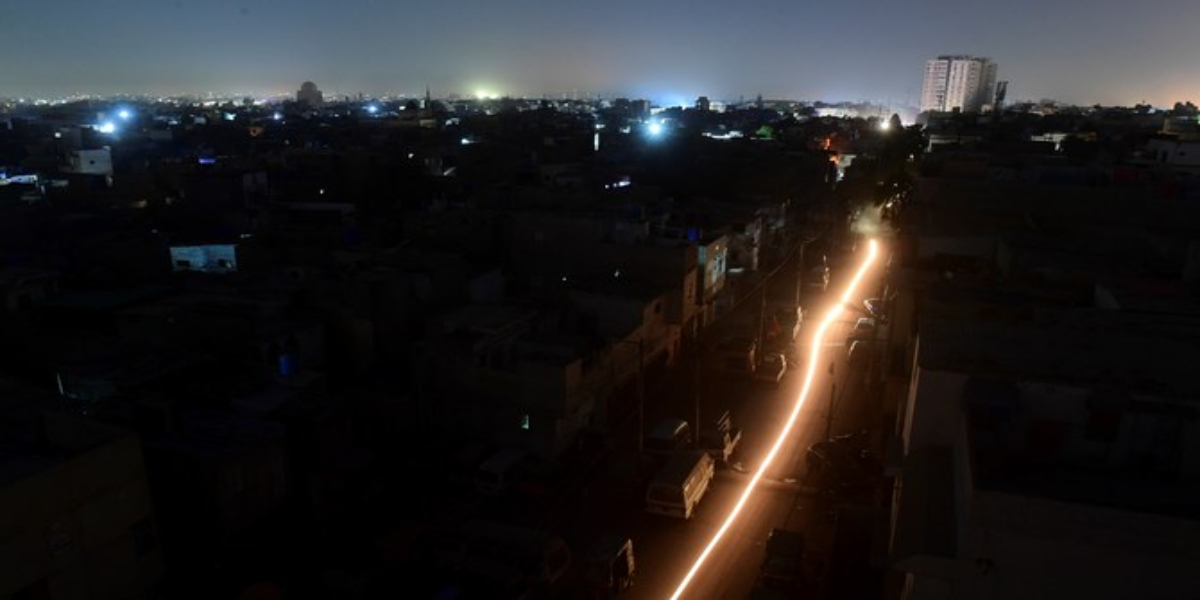 Karachi power breakdown heavy rain