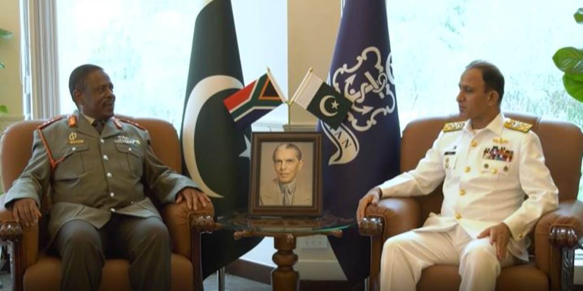 Naval Chief meets Chief of South African National Defence Forces