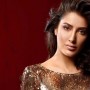 Should Mehwish Hayat let her locks grow or go short?