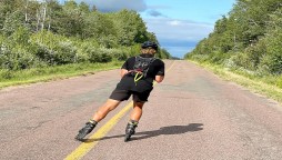 Man skates across Canada to protect the bees, breaking the Guinness World Record