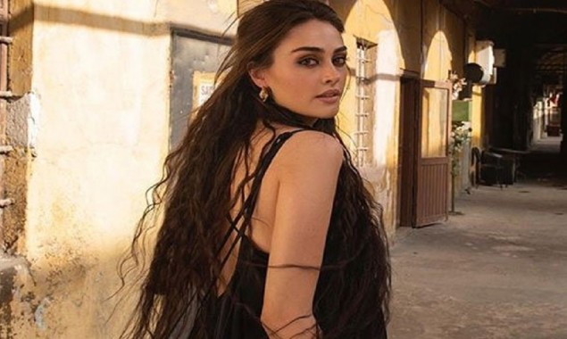 Esra Bilgiç appeals for prayers for forest fires in Turkey