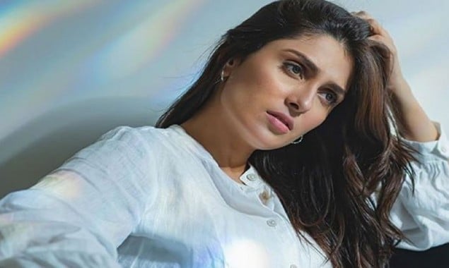 Ayeza Khan expresses grief on Lahore Minar e Pakistan incident