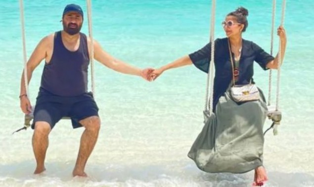 Photos: Nida Yasir and Yasir Nawaz enjoying their vacations in Maldives