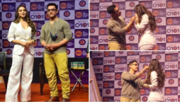 WATCH: Amir Khan helps Kiara Advani to remove her glued mask