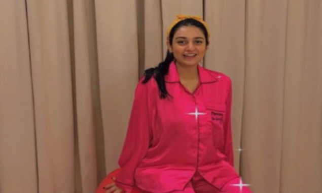 Sarah Khan looks adorable in her pregnancy workout photo